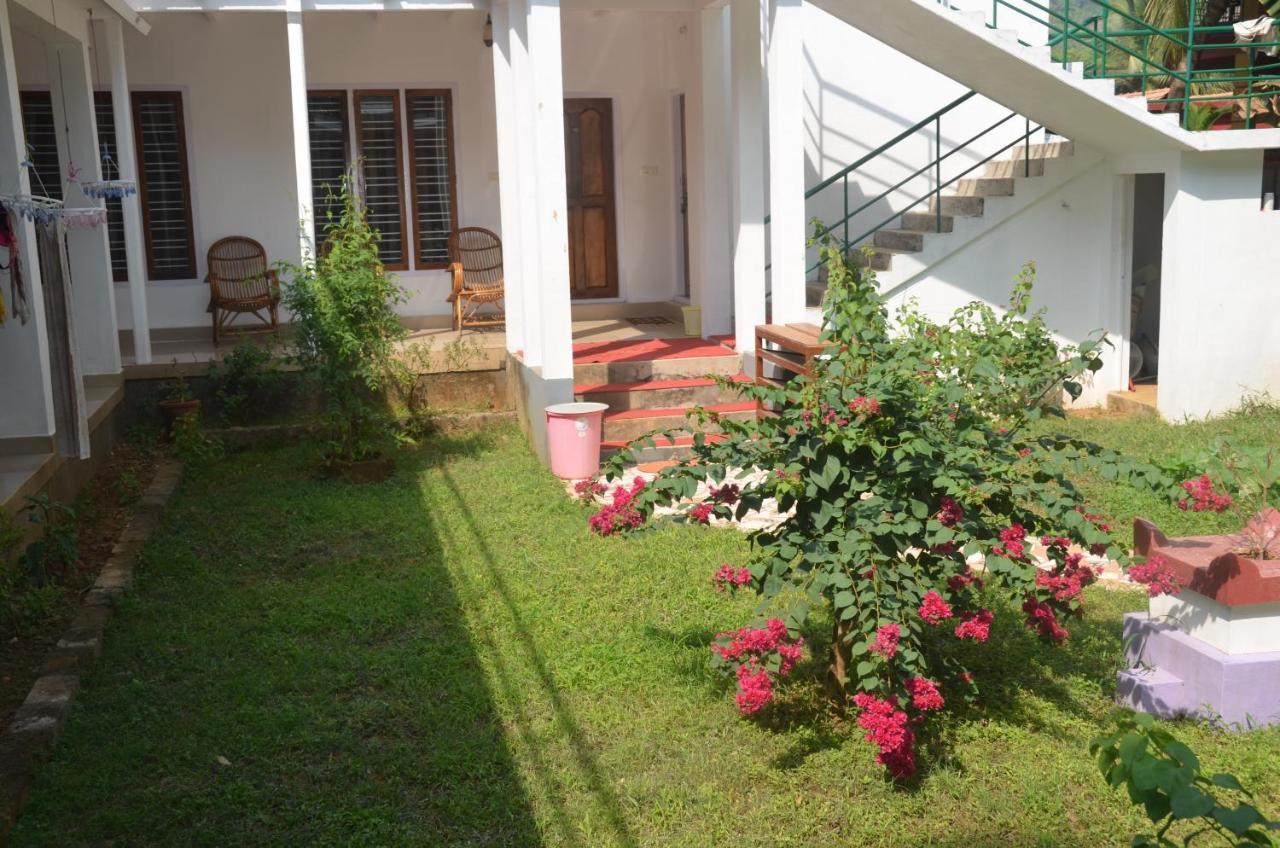 Arya Homestay Bougain Villa Gokarna  Exteriér fotografie
